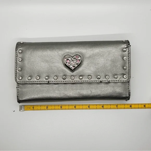 Kathy Van Zeeland Silver Metallic Wallet with Heart Accent Y2K - Picture 6 of 16